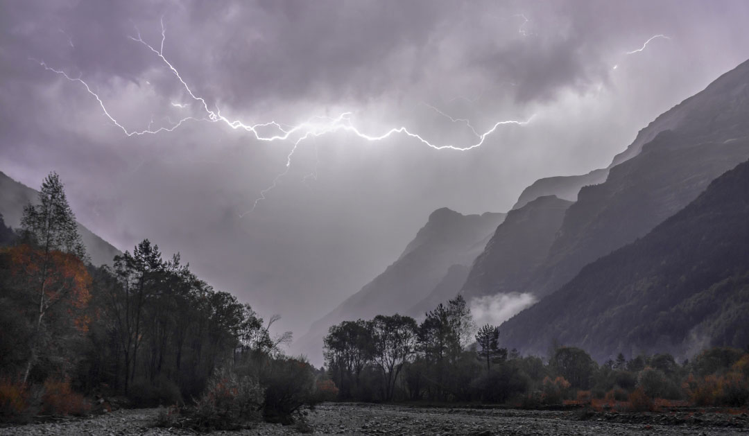 1 PREMIO Noches de Tormenta