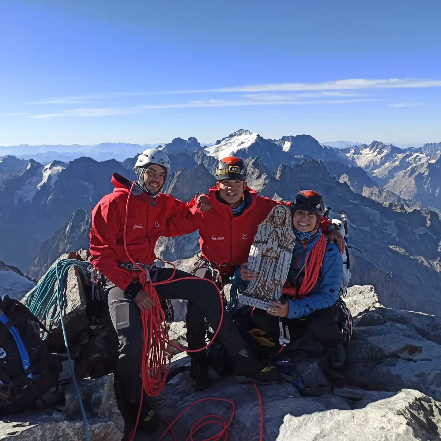 Componentes del GTAA en la cima de La Meije