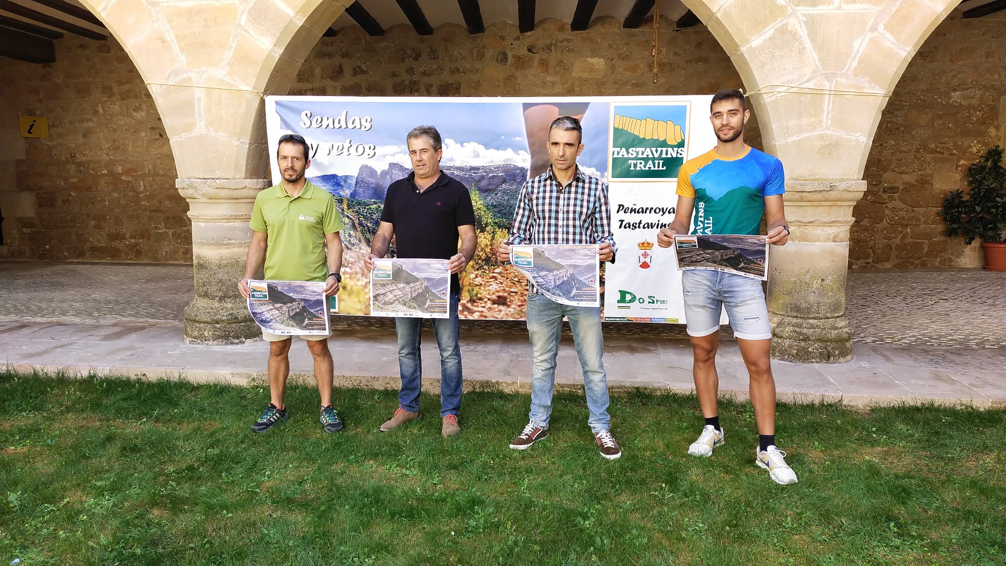 Ricardo Blanc alcalde de Peñarroya David Vives Matarraña Team Luis Lizana director de carrera Eduardo Egea de FAM