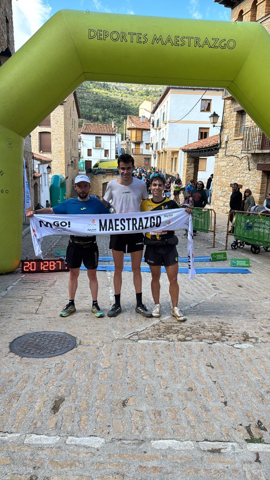 Podio masculino Campeonato Aragón carreras por montaña