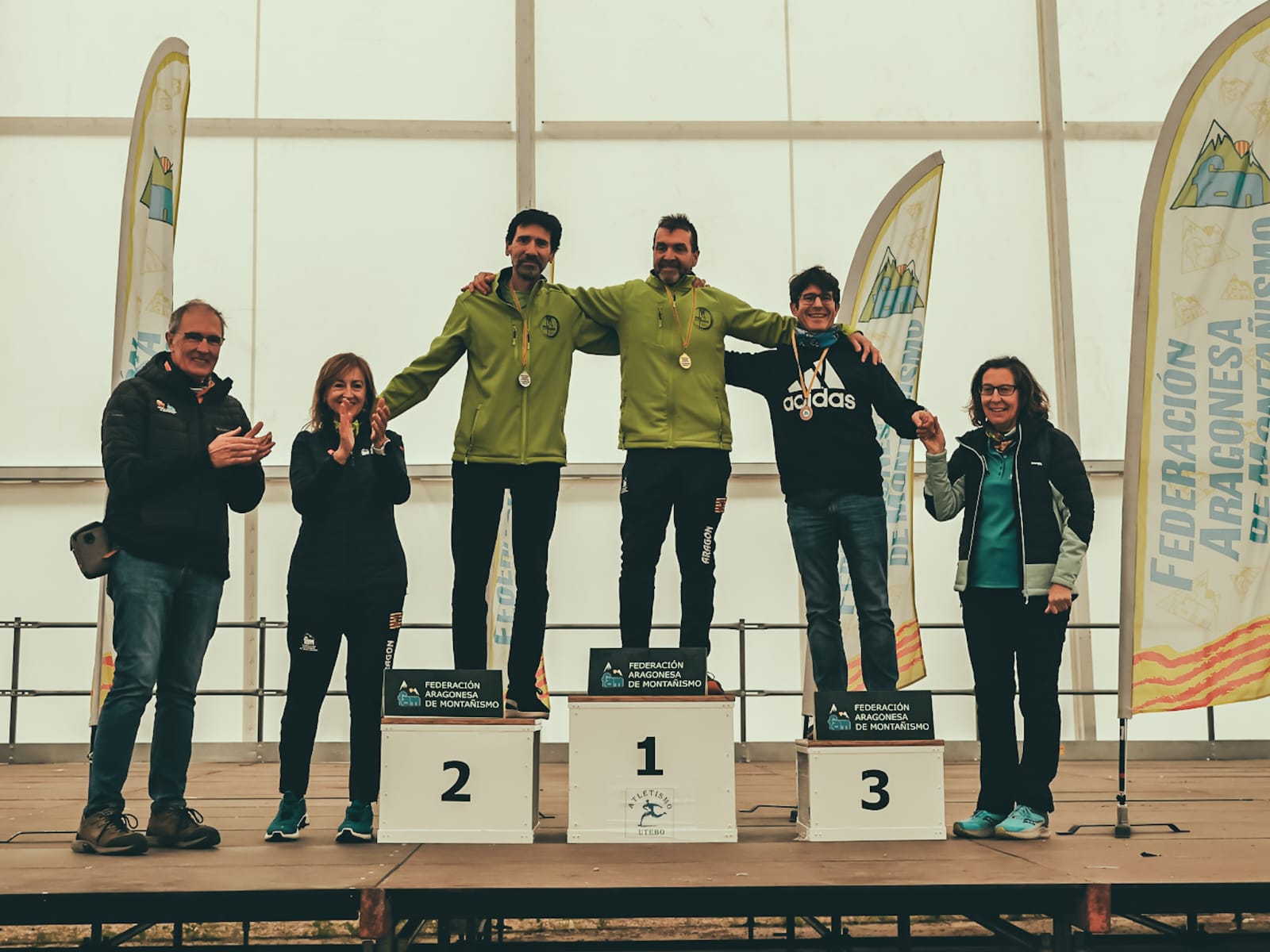 Podio masculino campeonato Aragón marcha nórdica