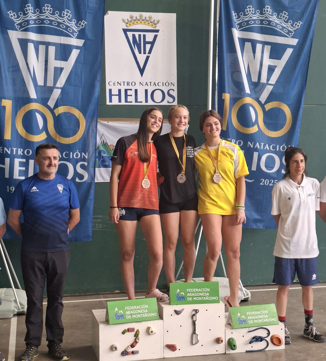 Podio femenino sub19 campeonato escolar aragón escalada dificultad