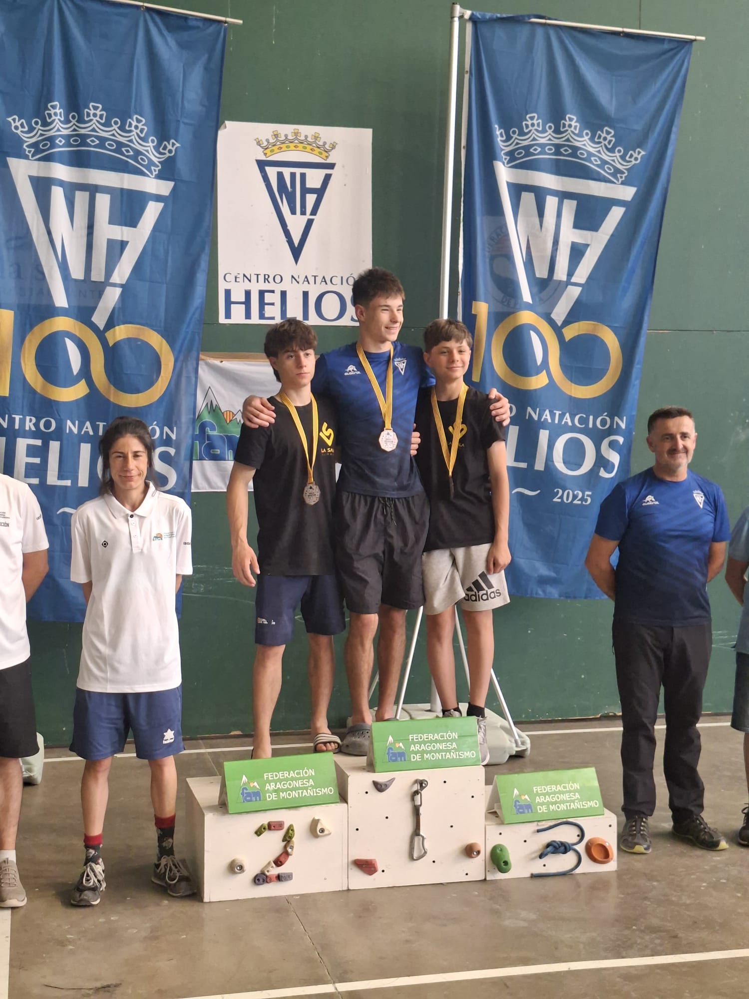 Podio masculino sub19 campeonato escolar aragón escalada dificultad